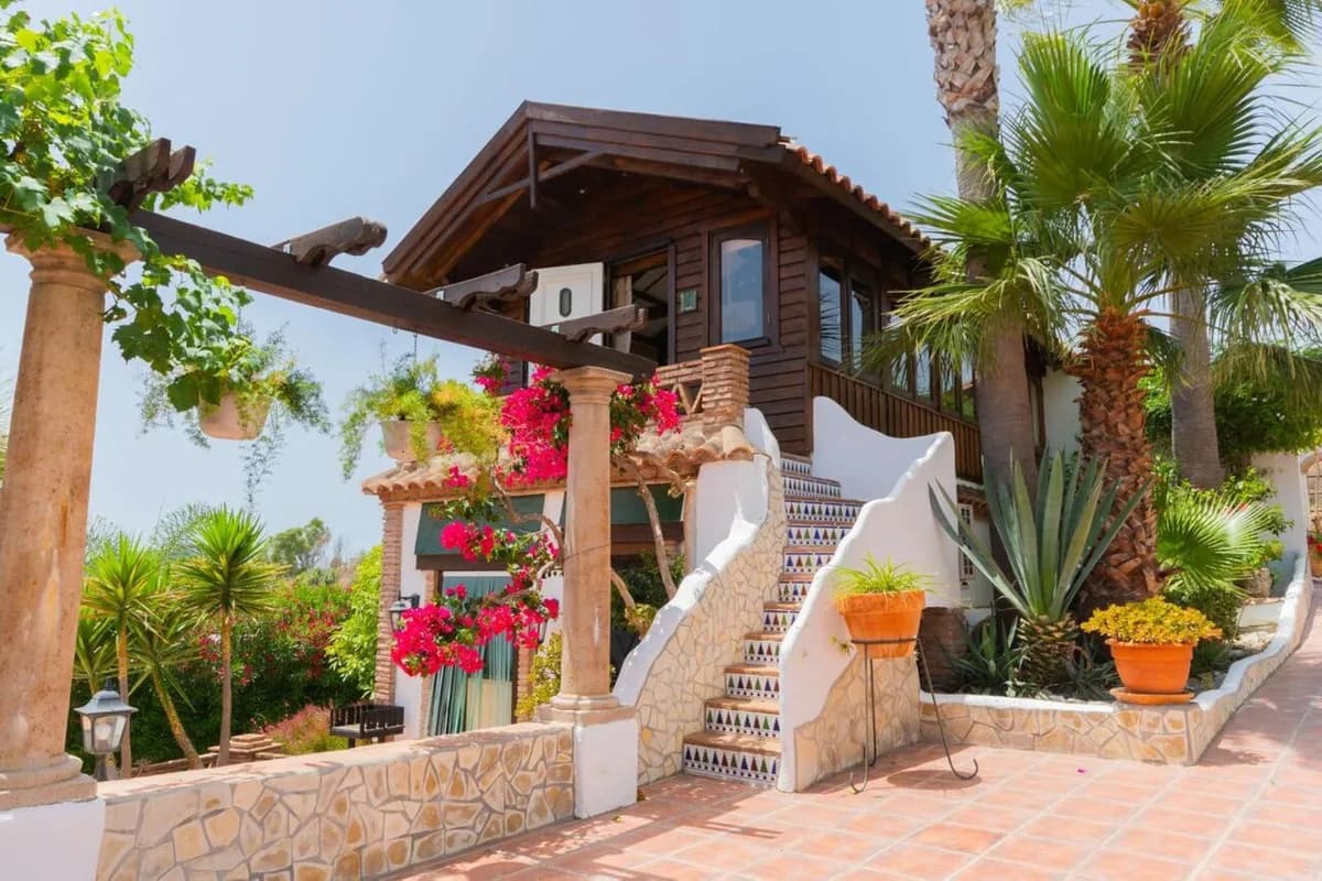 8 Bedroom Finca - Cortijo for Sale in Mijas, Málaga - Image 2