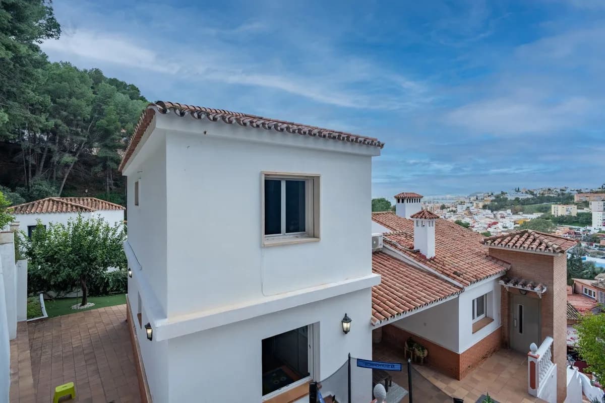 7 Bedroom Detached Villa for Sale in El Candado, Málaga - Image 3