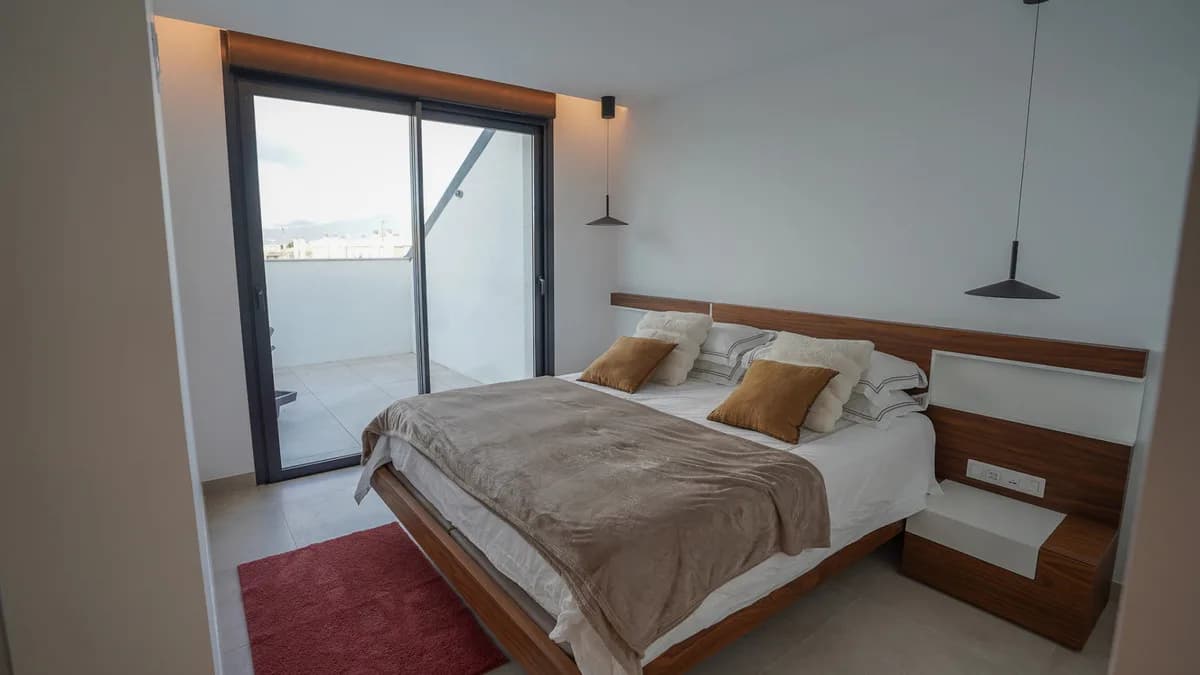 3 Bedroom Penthouse for Sale in Fuengirola, Málaga - Image 4