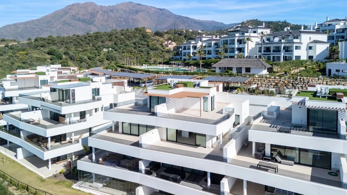 2 Bedroom Penthouse Duplex for Sale in Estepona, Málaga
