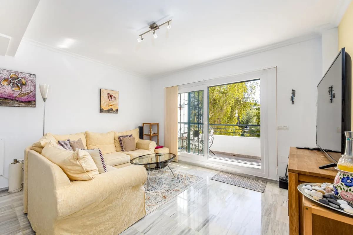 2 Bedroom Townhouse for Sale in Alhaurin Golf, Málaga - Image 4