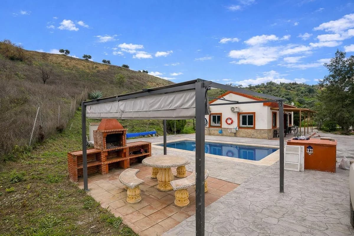 2 Bedroom Finca - Cortijo for Sale in Coín, Málaga