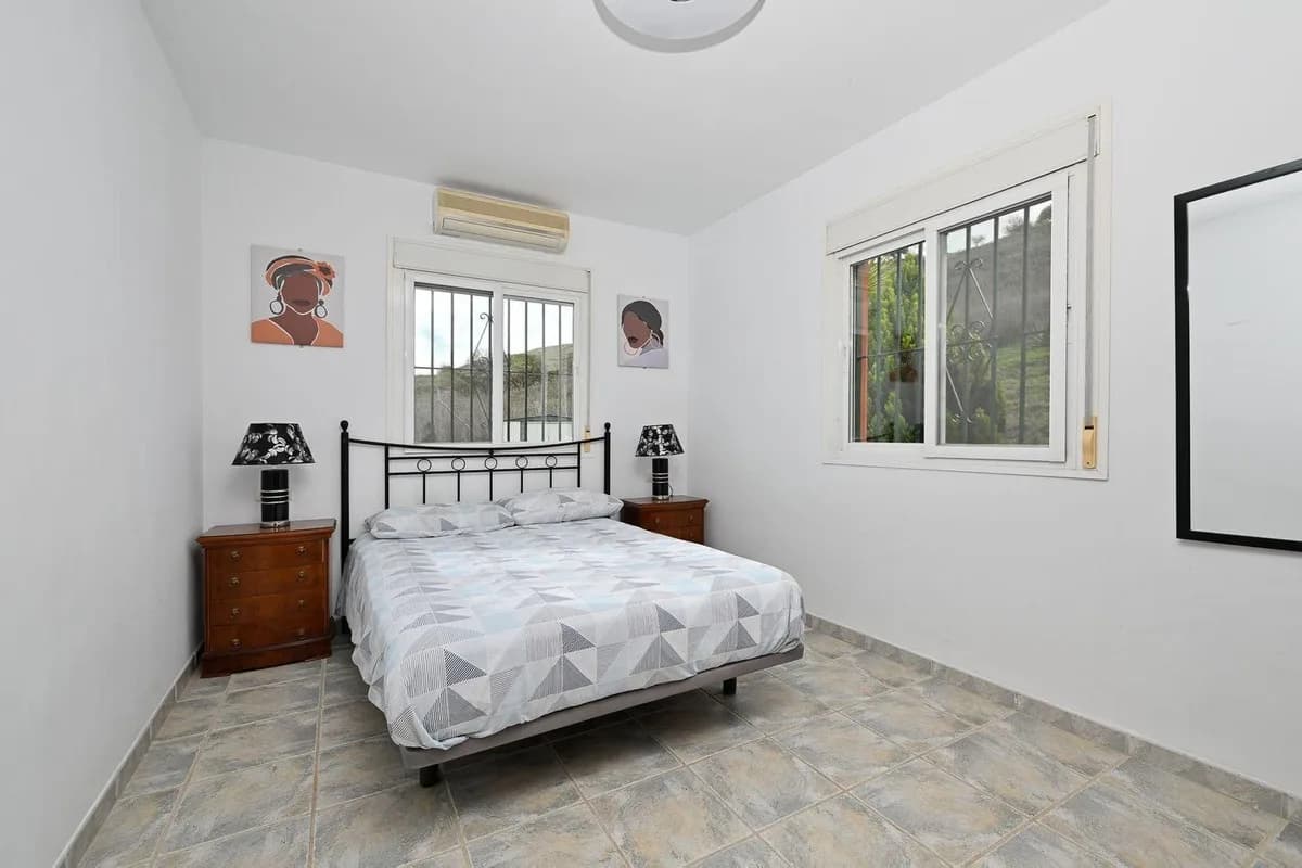 2 Bedroom Finca - Cortijo for Sale in Coín, Málaga - Image 9