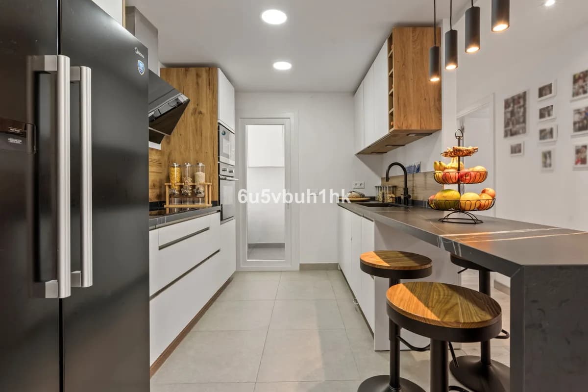 4 Bedroom Penthouse for Sale in Estepona, Málaga - Image 6