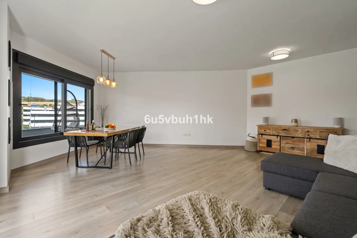 4 Bedroom Penthouse for Sale in Estepona, Málaga - Image 8