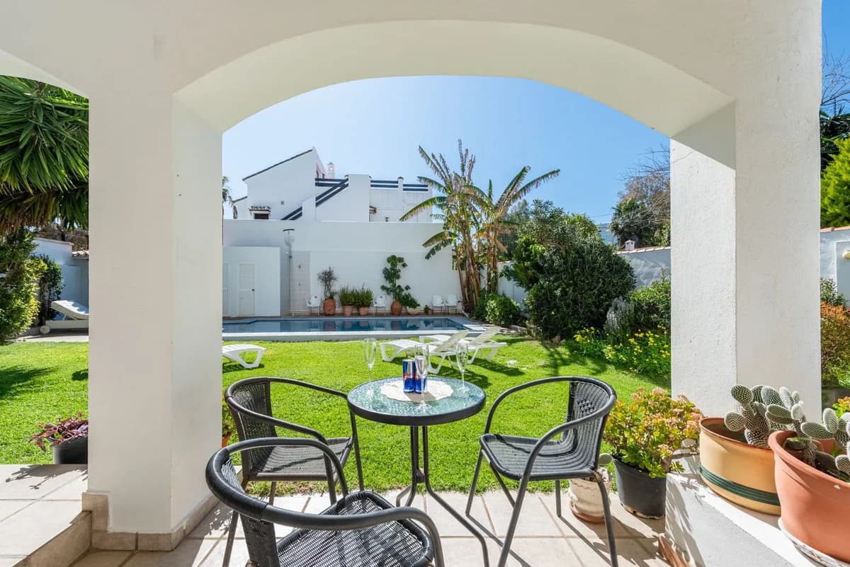 4 Bedroom Detached Villa for Sale in San Pedro de Alcántara, Málaga - Image 8