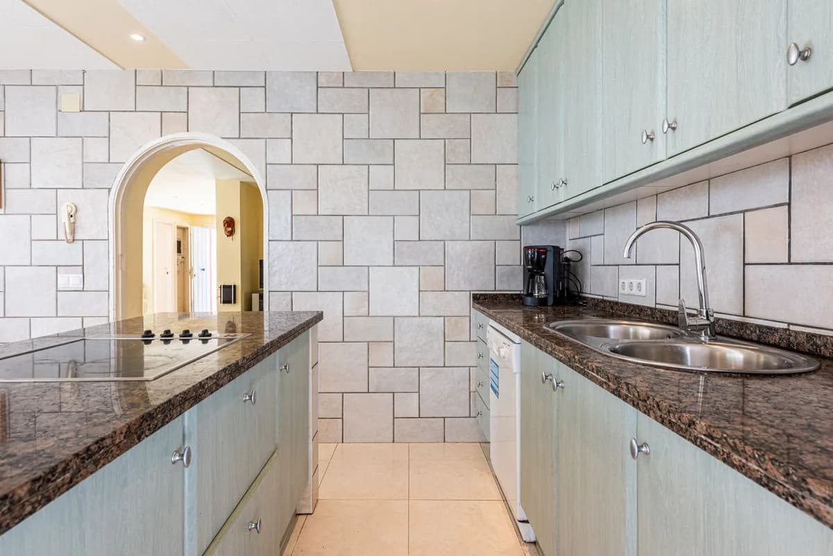 4 Bedroom Detached Villa for Sale in San Pedro de Alcántara, Málaga - Image 9