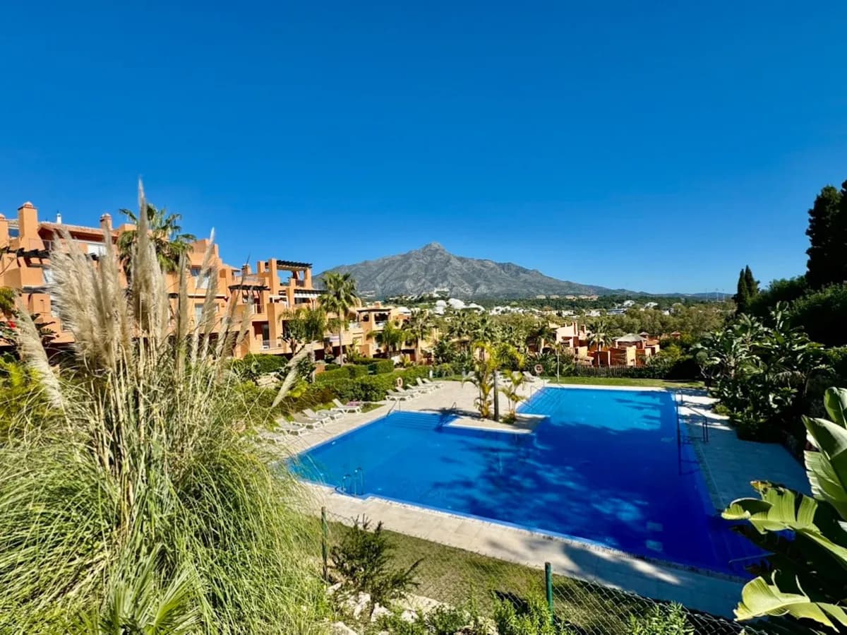 2 Bedroom Ground Floor Apartment for Sale in Marbella, Málaga