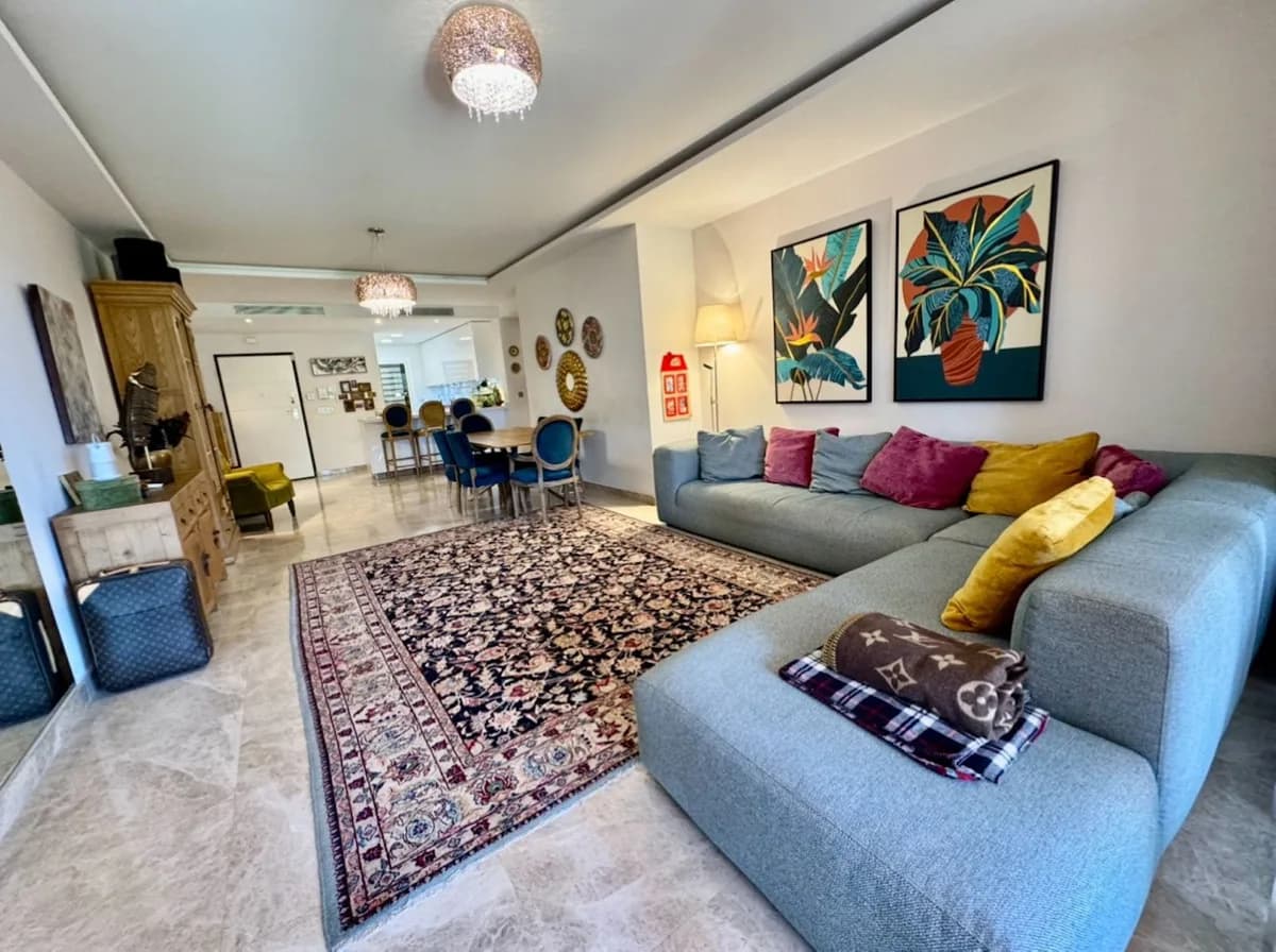 2 Bedroom Ground Floor Apartment for Sale in Marbella, Málaga - Image 7