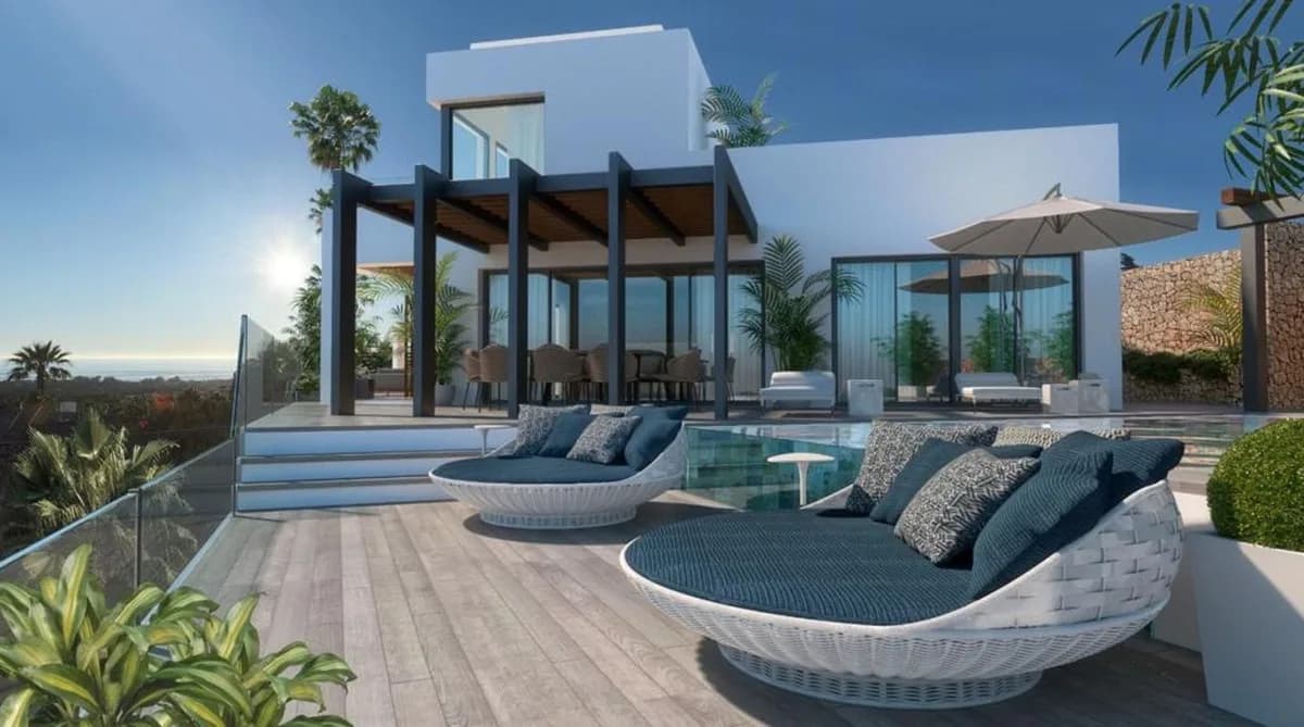 4 Bedroom Detached Villa for Sale in Elviria, Málaga - Image 4