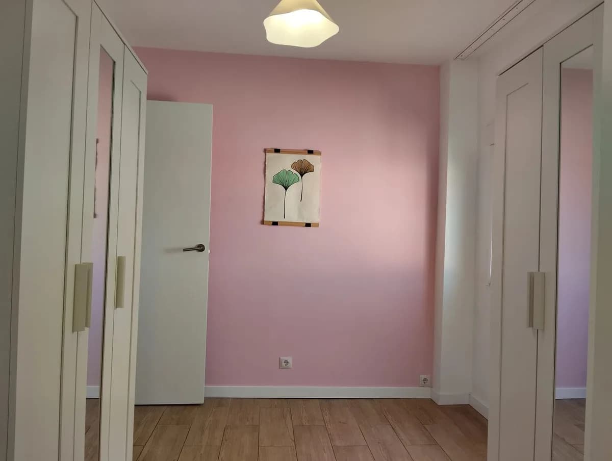 2 Bedroom Middle Floor Apartment for Sale in Marbella, Málaga - Image 2