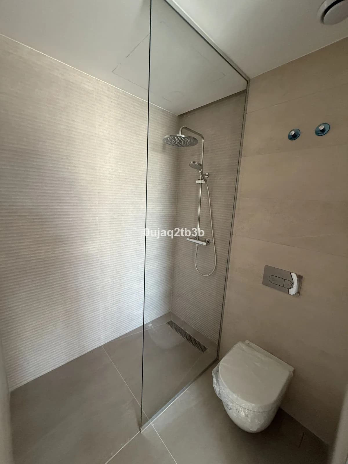 3 Bedroom Penthouse for Sale in Estepona, Málaga - Image 5
