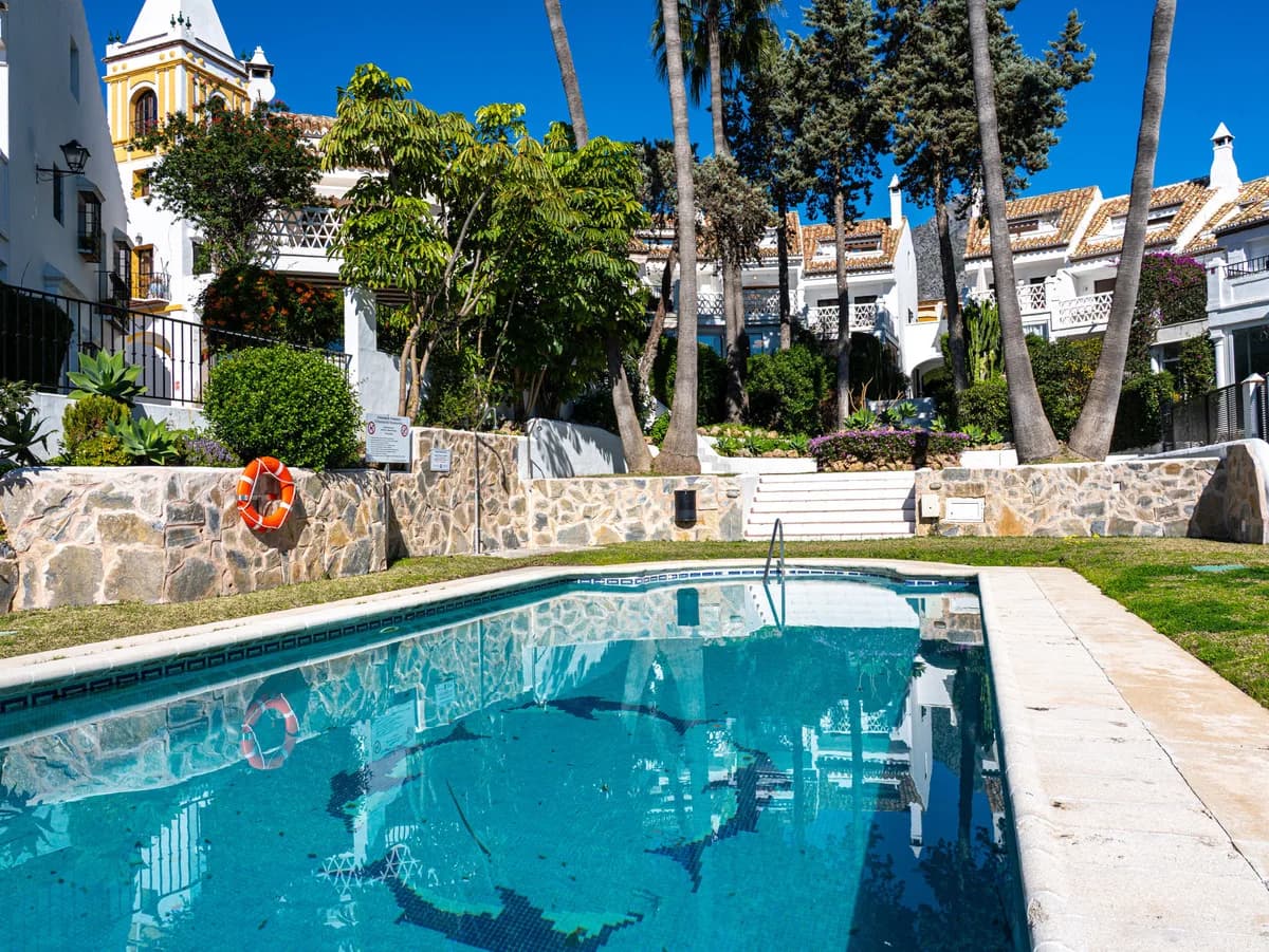 3 Bedroom Detached Villa for Sale in The Golden Mile, Málaga - Image 6
