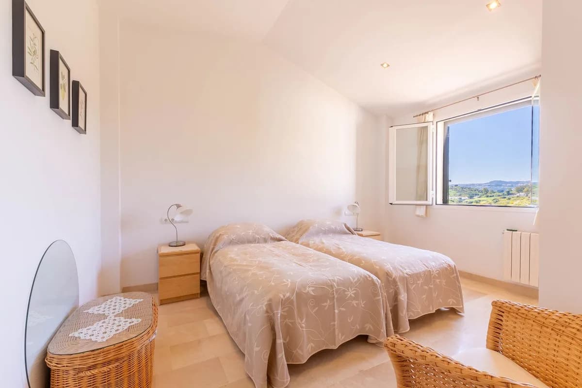 4 Bedroom Detached Villa for Sale in Mijas Golf, Málaga - Image 9