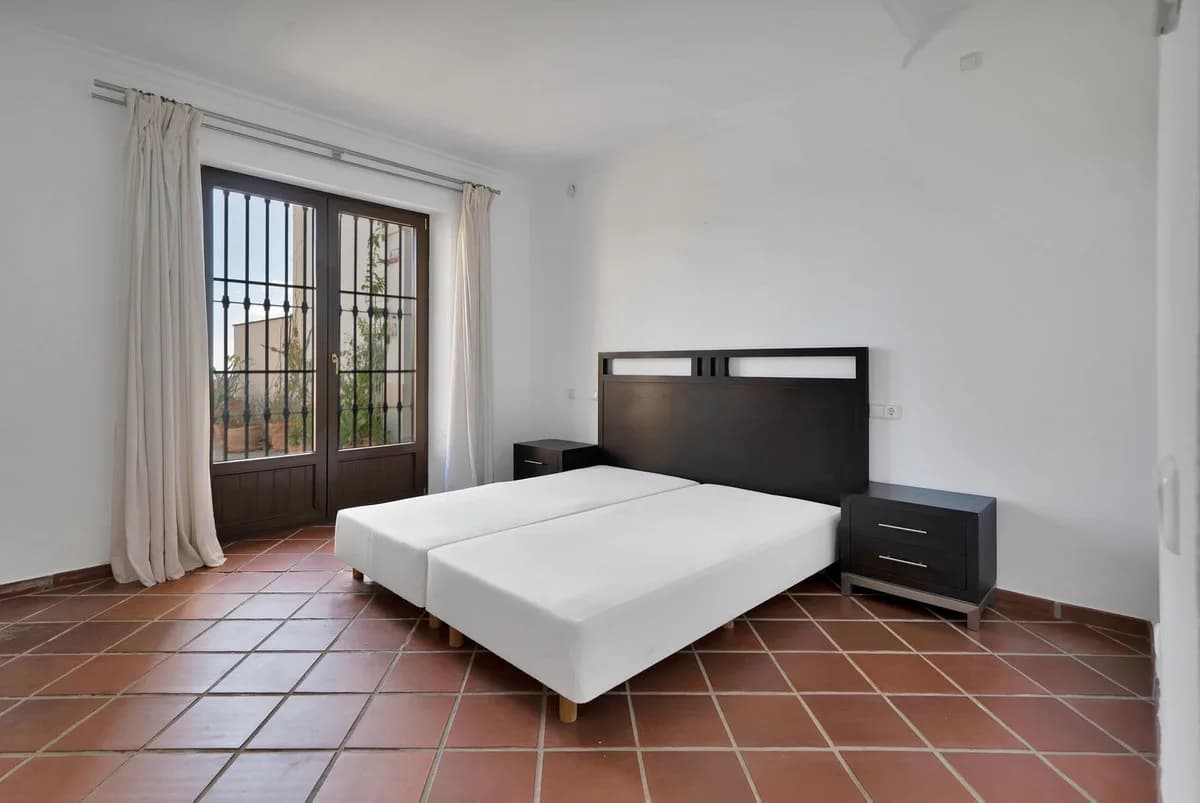 3 Bedroom Townhouse for Sale in Benahavís, Málaga - Image 6