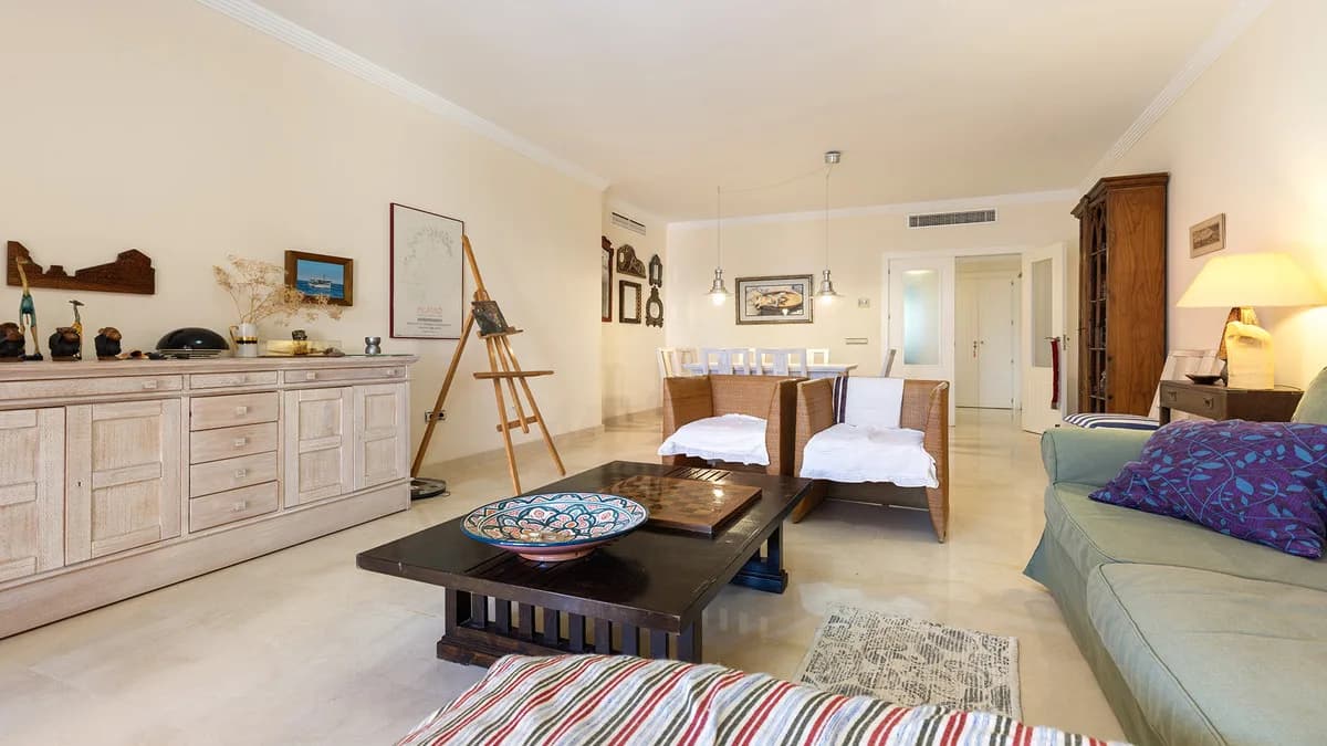 3 Bedroom Ground Floor Apartment for Sale in Manilva, Málaga - Image 3