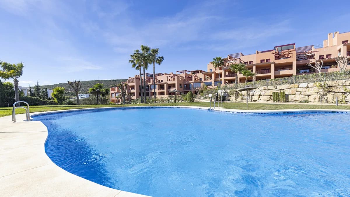 3 Bedroom Ground Floor Apartment for Sale in Manilva, Málaga - Image 5