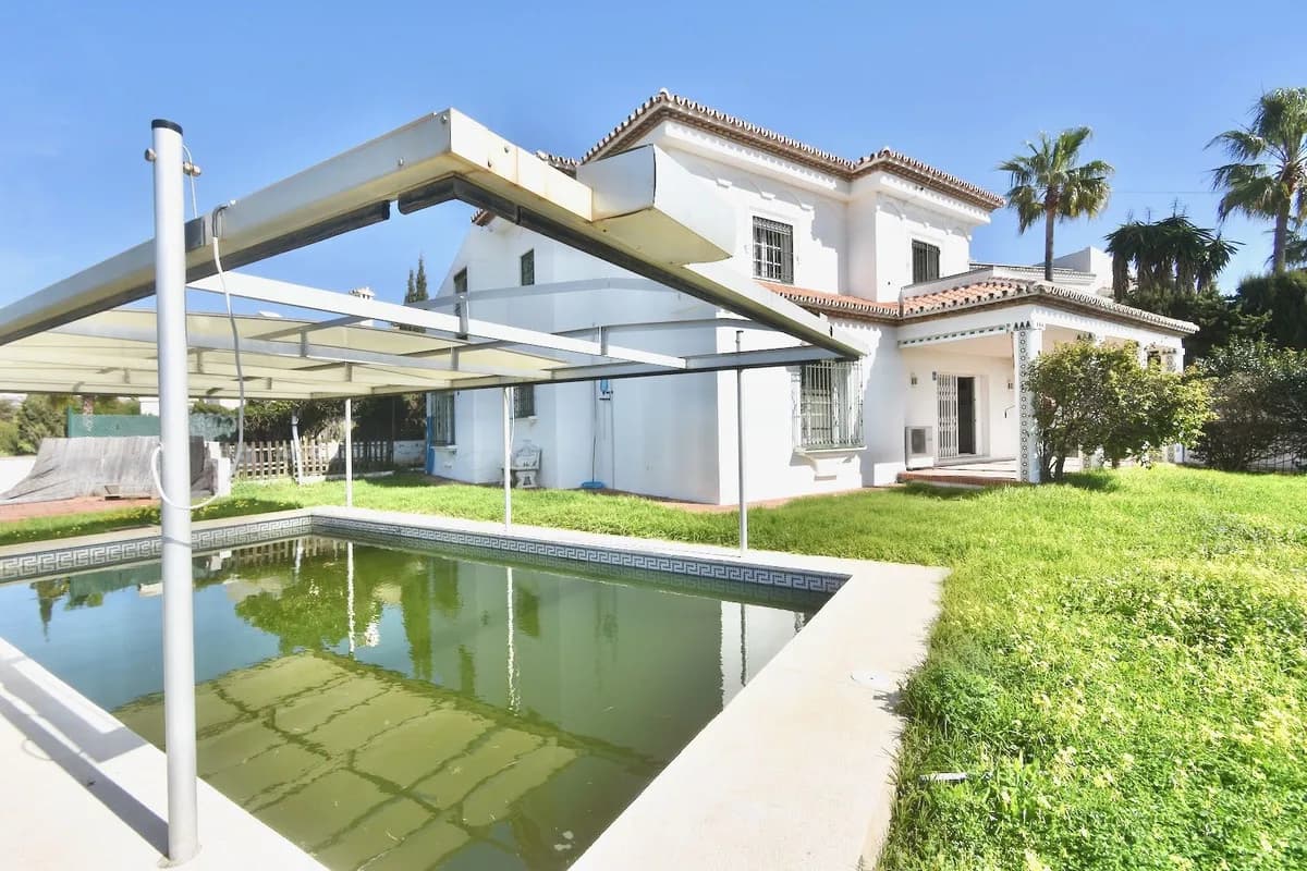 5 Bedroom Detached Villa for Sale in La Cala de Mijas, Málaga