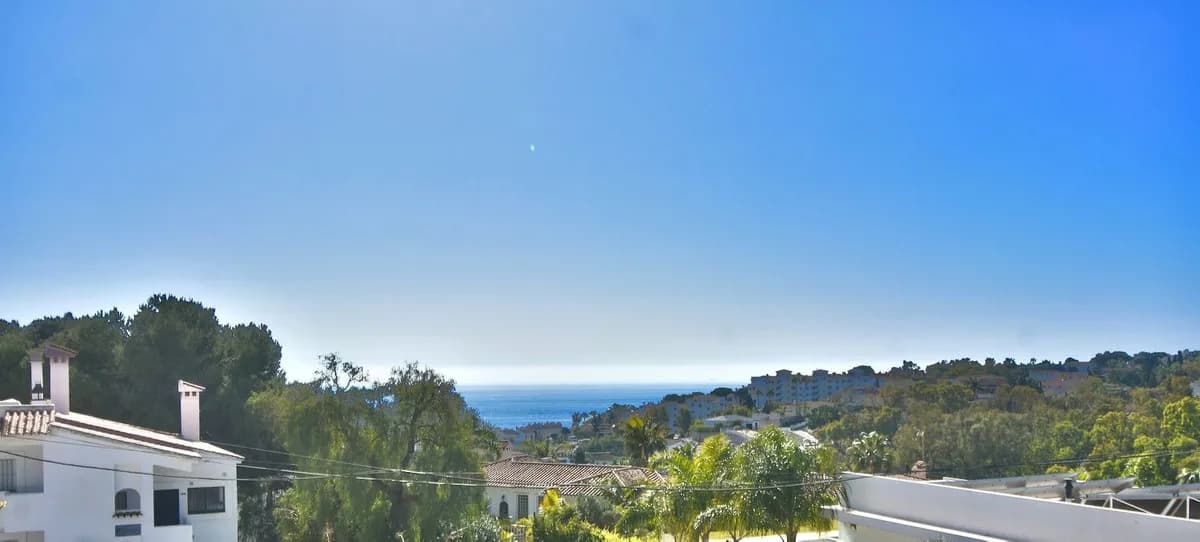 5 Bedroom Detached Villa for Sale in La Cala de Mijas, Málaga - Image 2