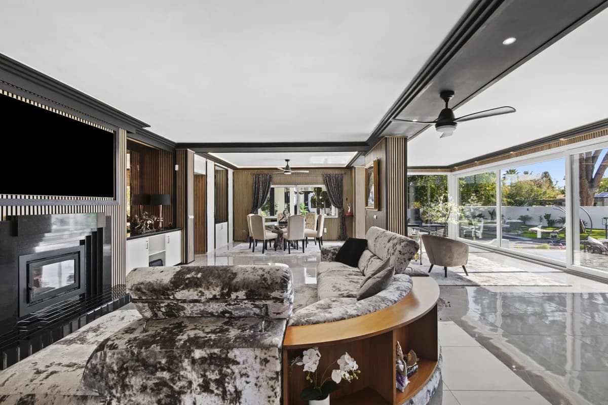 5 Bedroom Detached Villa for Sale in Estepona, Málaga - Image 6