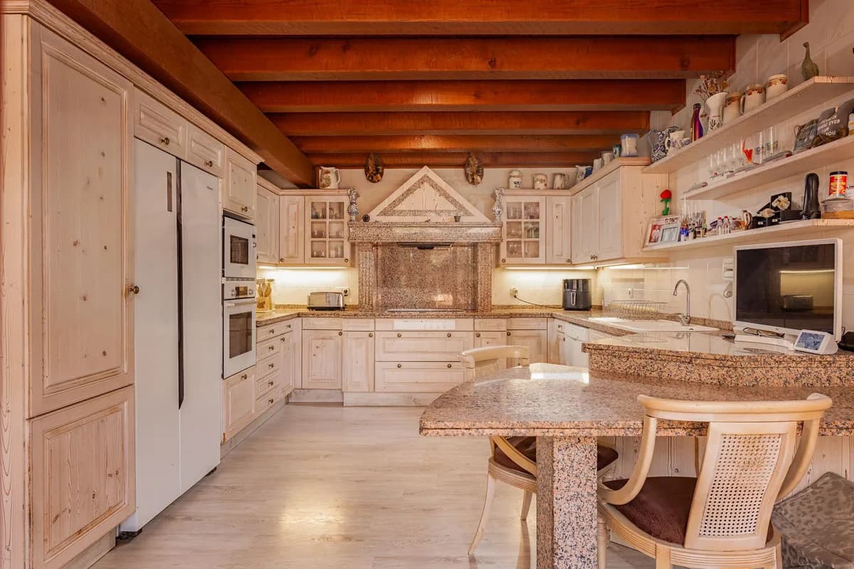 4 Bedroom Finca - Cortijo for Sale in Manilva, Málaga - Image 9