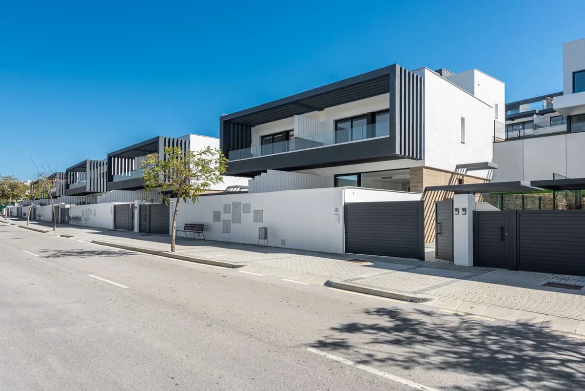 3 Bedroom Semi-Detached House for Sale in Atalaya, Málaga