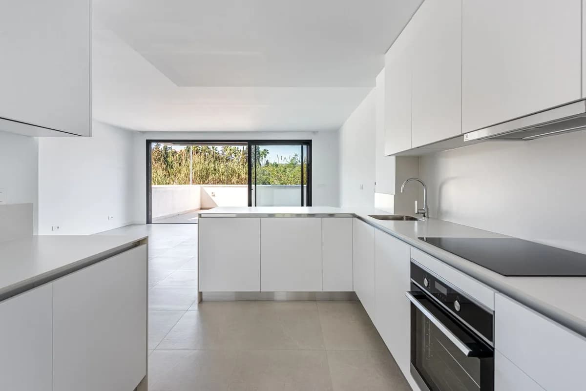 3 Bedroom Semi-Detached House for Sale in Atalaya, Málaga - Image 7