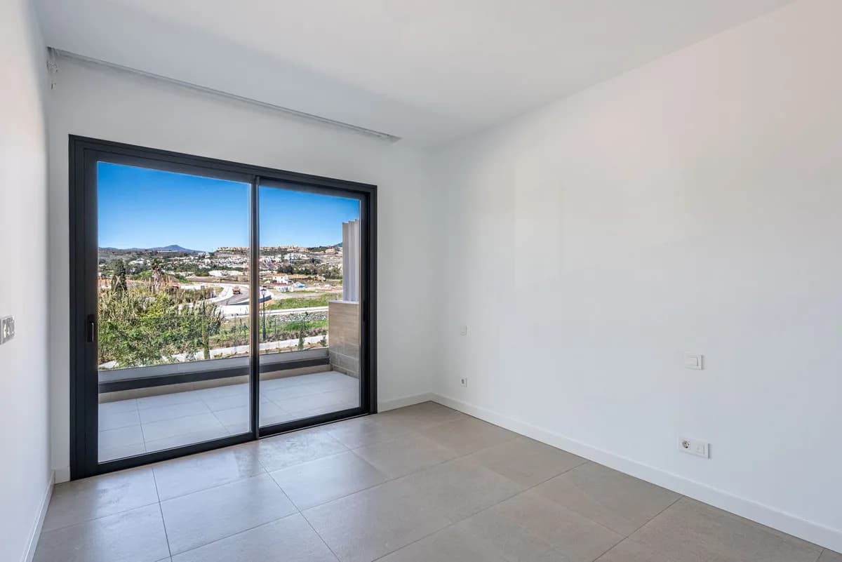 3 Bedroom Semi-Detached House for Sale in Atalaya, Málaga - Image 9