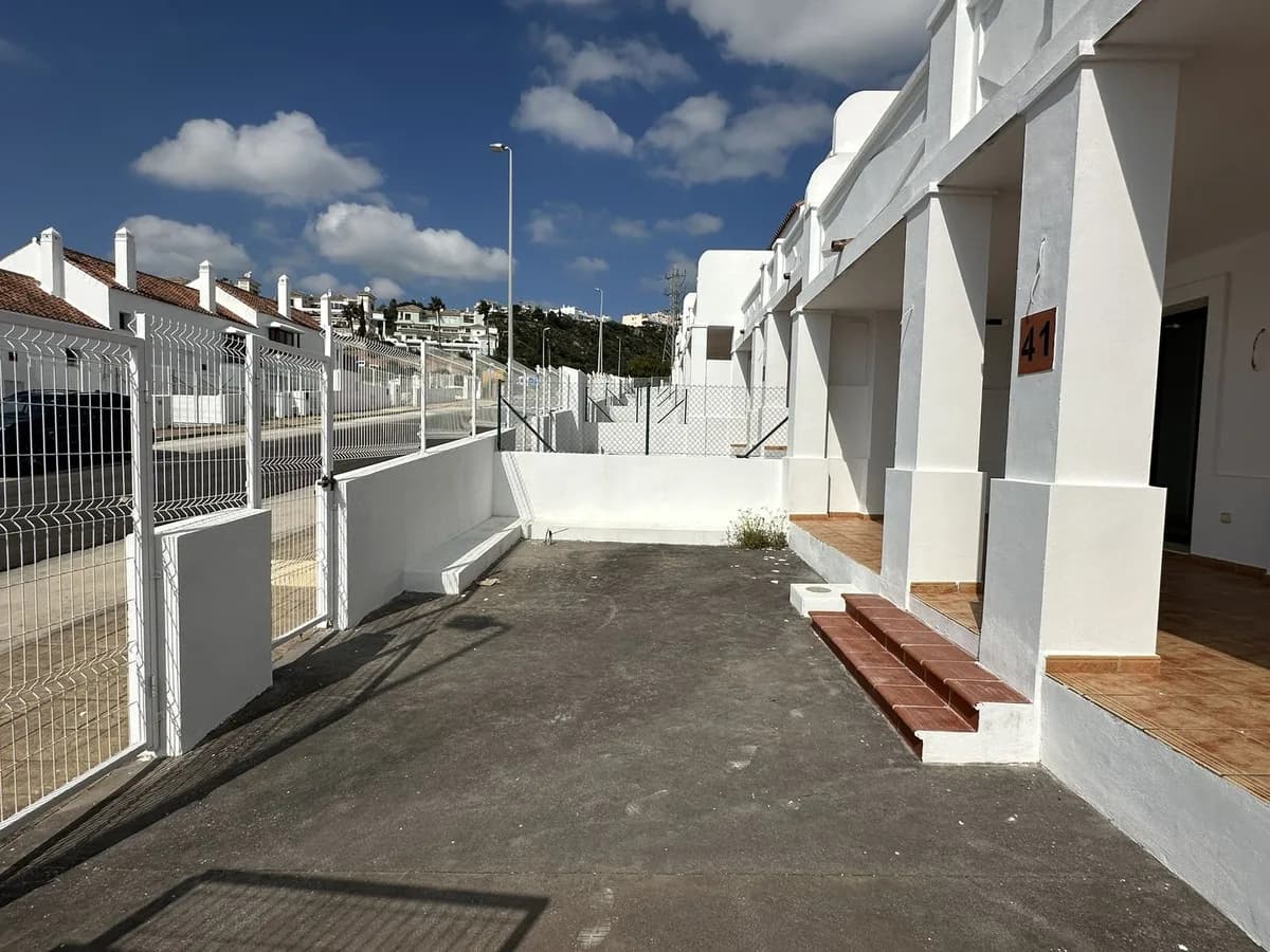 2 Bedroom Townhouse for Sale in Doña Julia, Málaga - Image 8