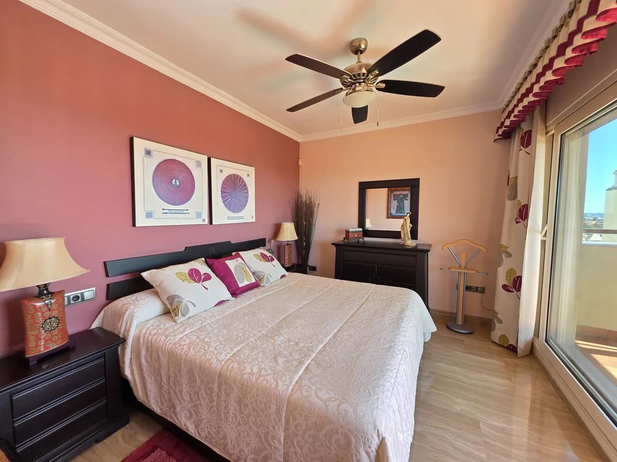 4 Bedroom Penthouse Duplex for Sale in Sierra Blanca, Málaga - Image 4