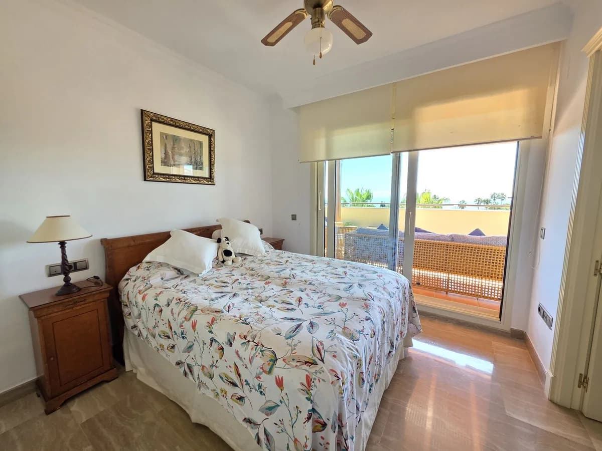 4 Bedroom Penthouse Duplex for Sale in Sierra Blanca, Málaga - Image 8