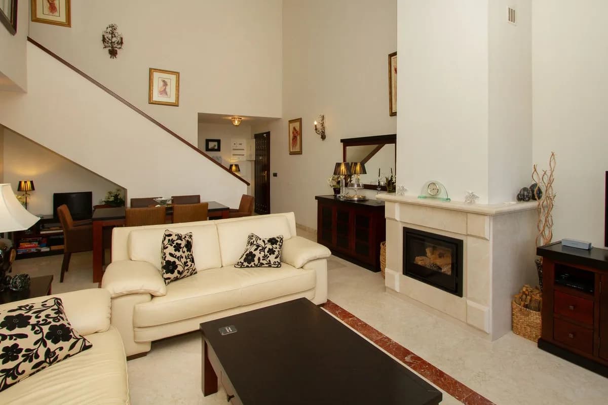 3 Bedroom Penthouse for Sale in La Mairena, Málaga - Image 7