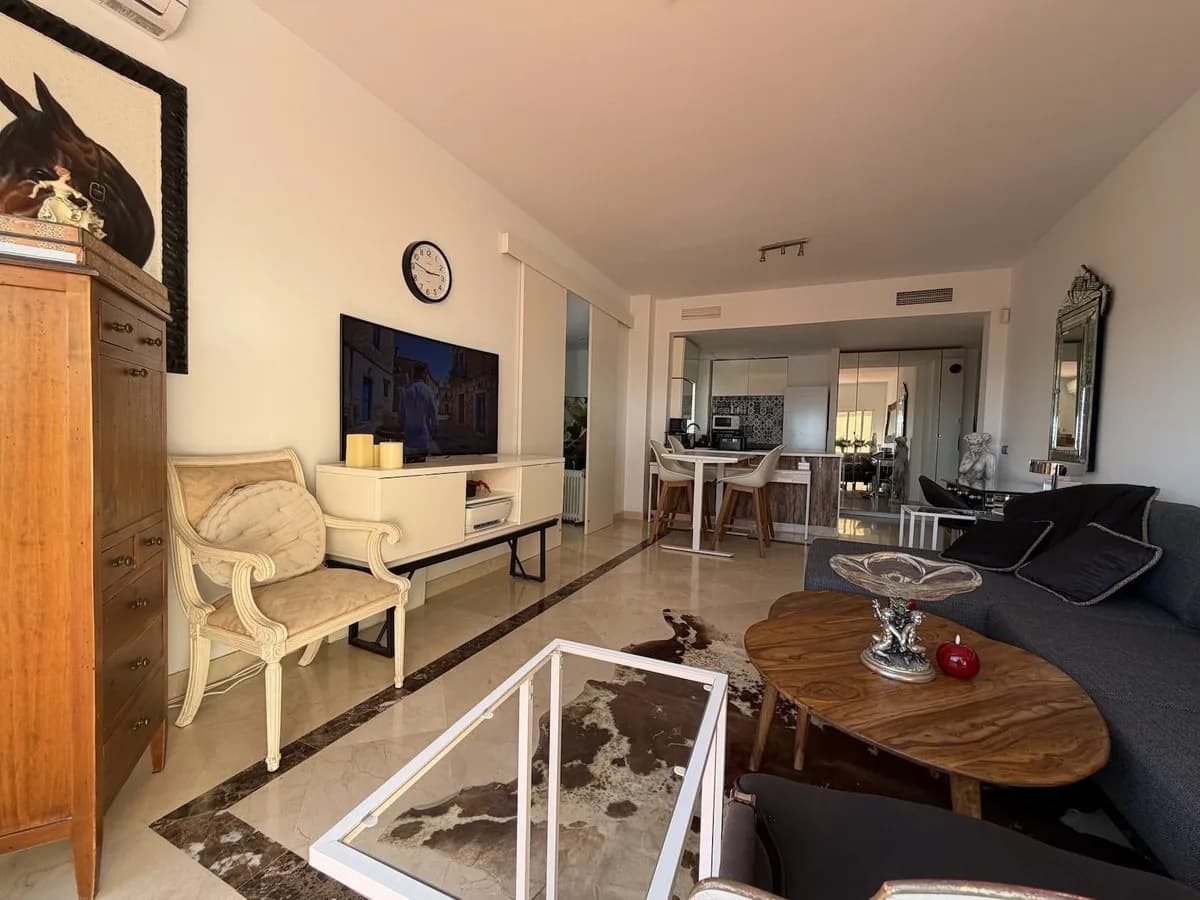 2 Bedroom Top Floor Apartment for Sale in Bel Air, Málaga - Image 7