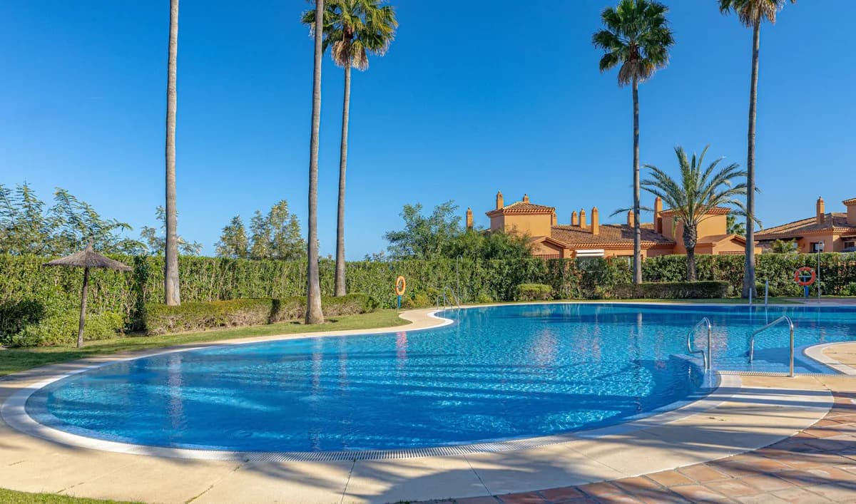 2 Bedroom Ground Floor Apartment for Sale in Benahavís, Málaga - Image 5