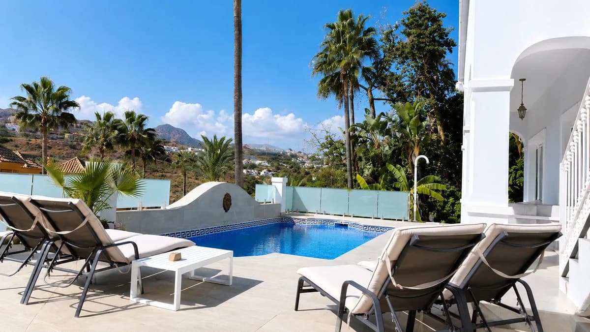 5 Bedroom Detached Villa for Sale in Benahavís, Málaga - Image 4