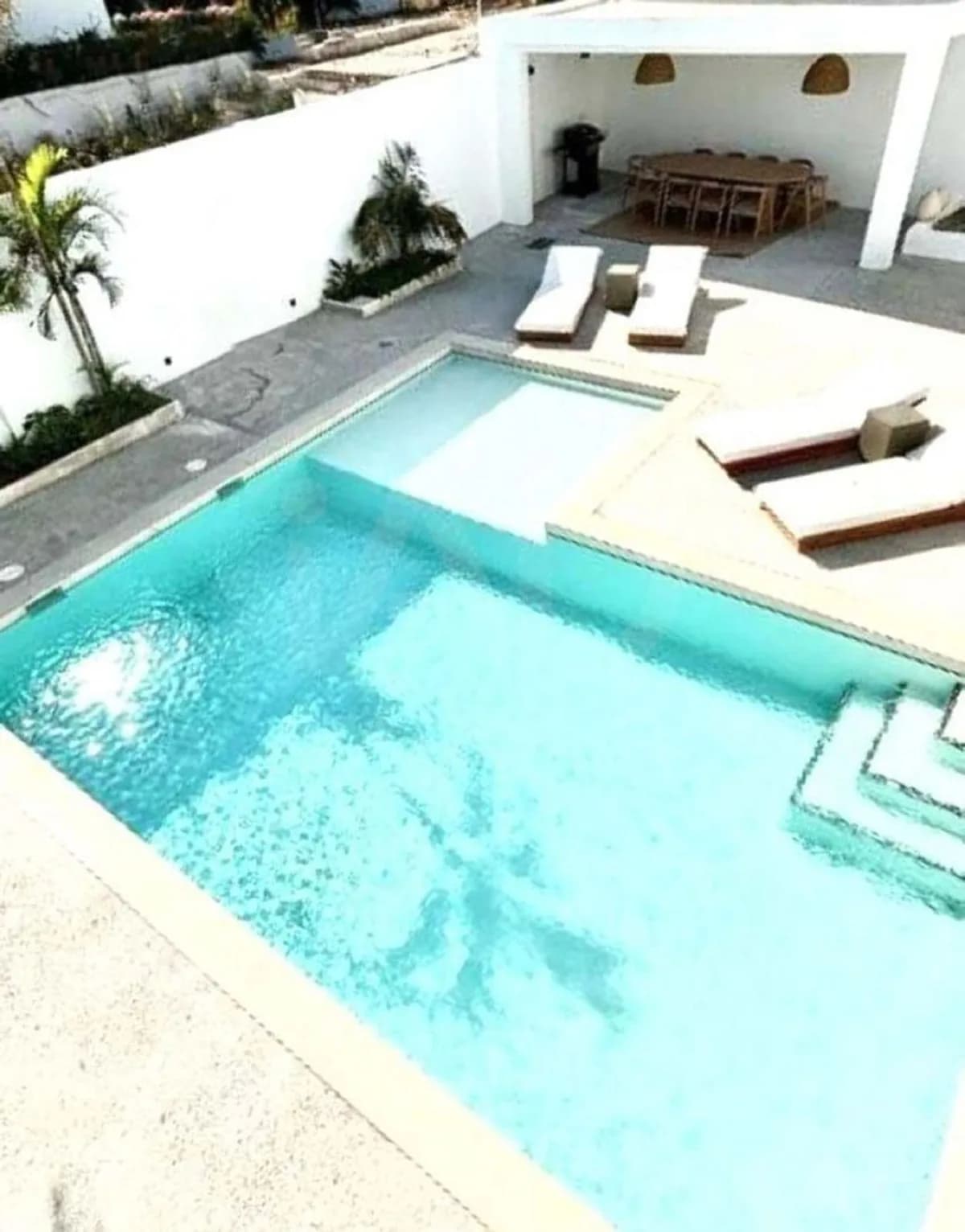 6 Bedroom Detached Villa for Sale in Marbella, Málaga - Image 3
