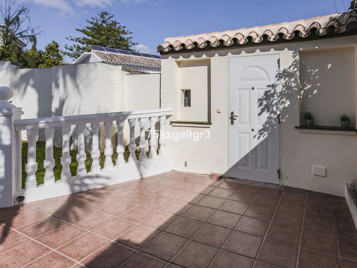 6 Bedroom Detached Villa for Sale in Benalmadena Costa, Málaga - Image 8