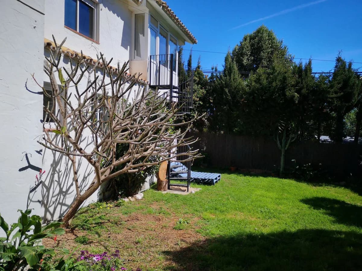 4 Bedroom Detached Villa for Sale in Mijas Costa, Málaga - Image 2