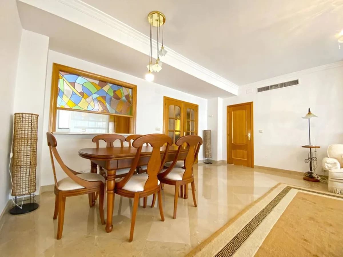 3 Bedroom Middle Floor Apartment for Sale in Marbella, Málaga - Image 2