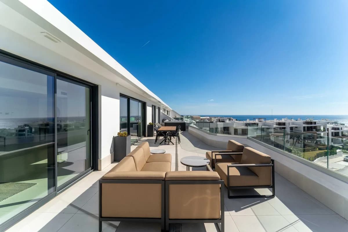 3 Bedroom Penthouse for Sale in Fuengirola, Málaga - Image 5