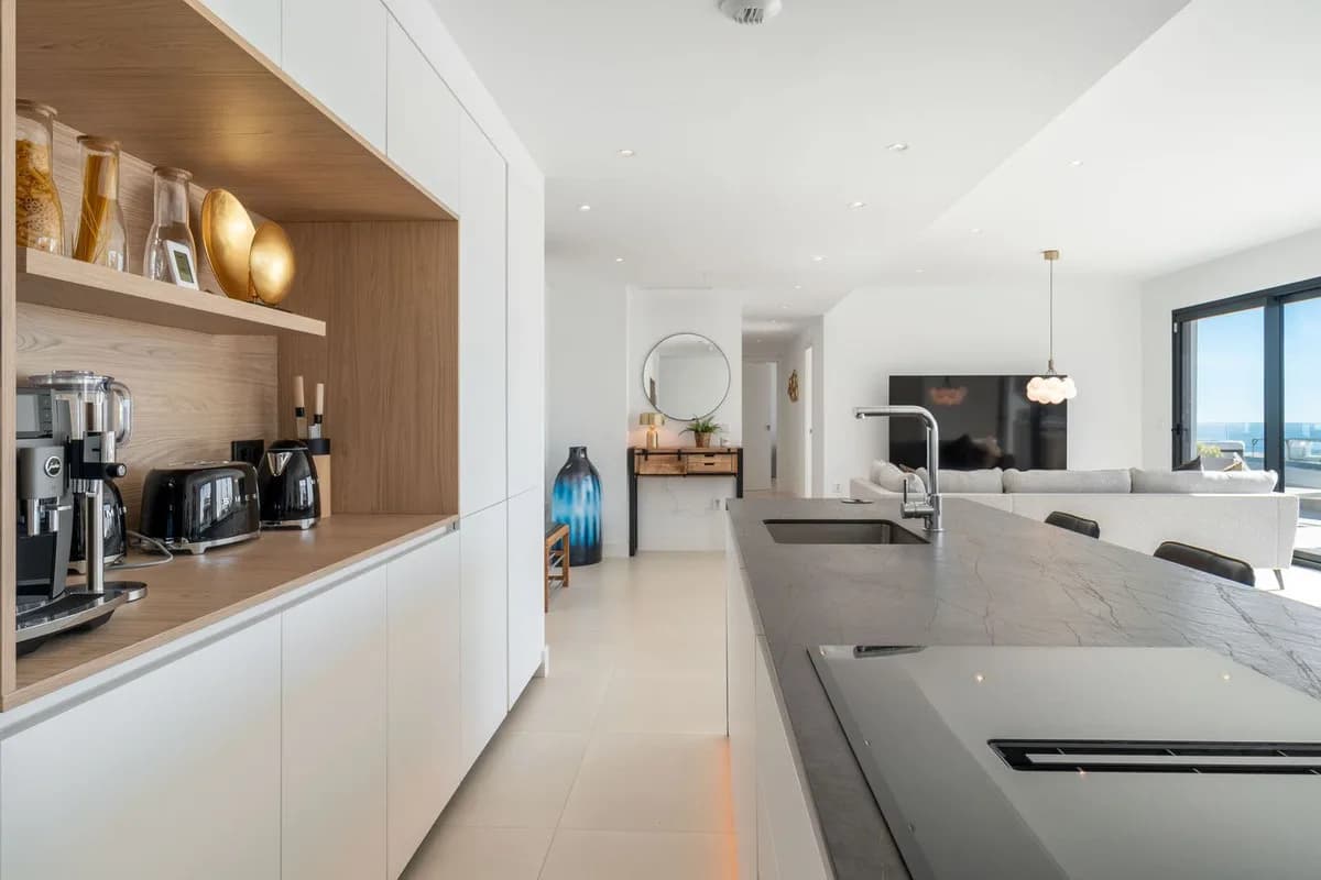 3 Bedroom Penthouse for Sale in Fuengirola, Málaga - Image 9