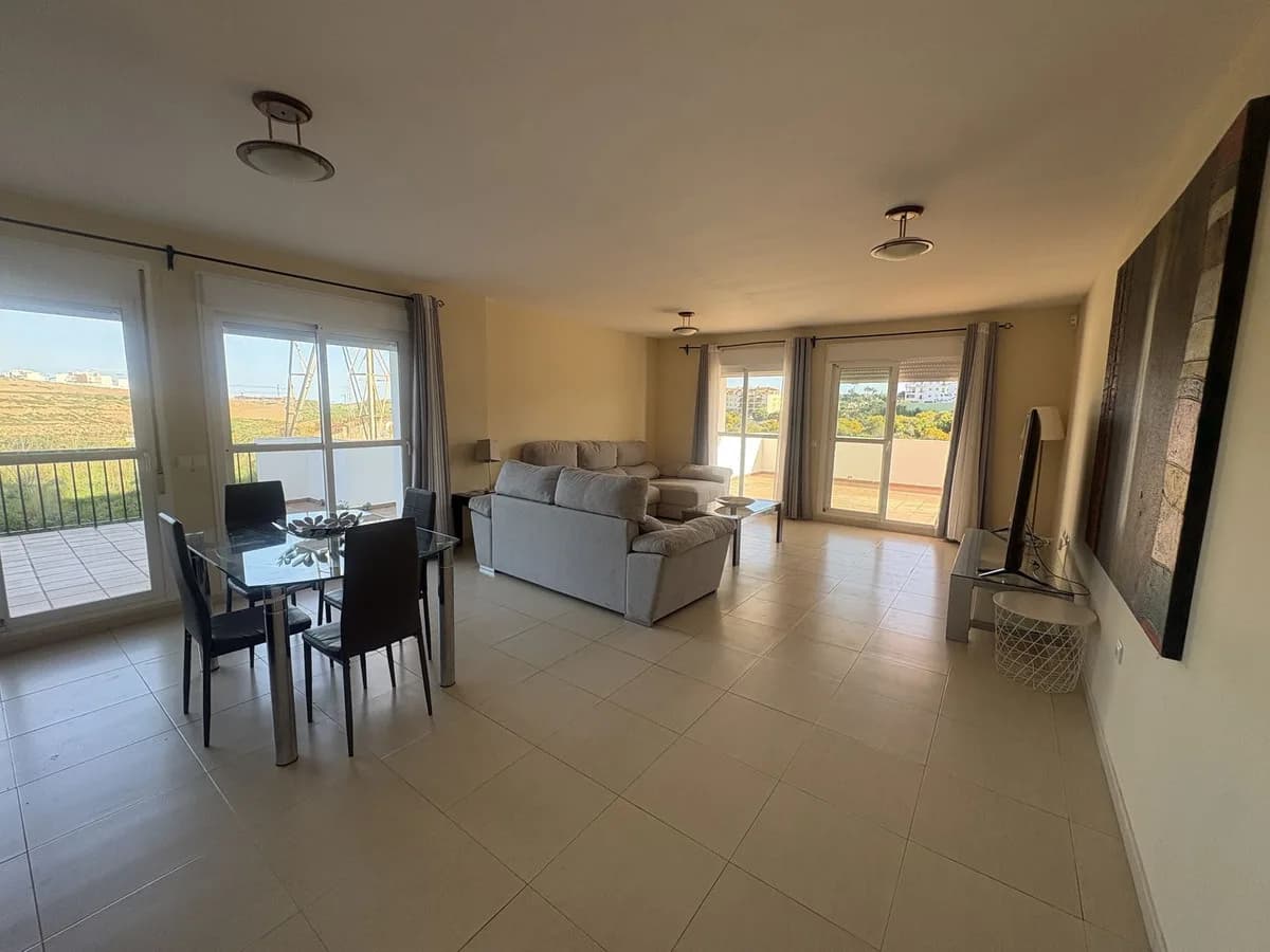 3 Bedroom Ground Floor Apartment for Sale in Riviera del Sol, Málaga - Image 8