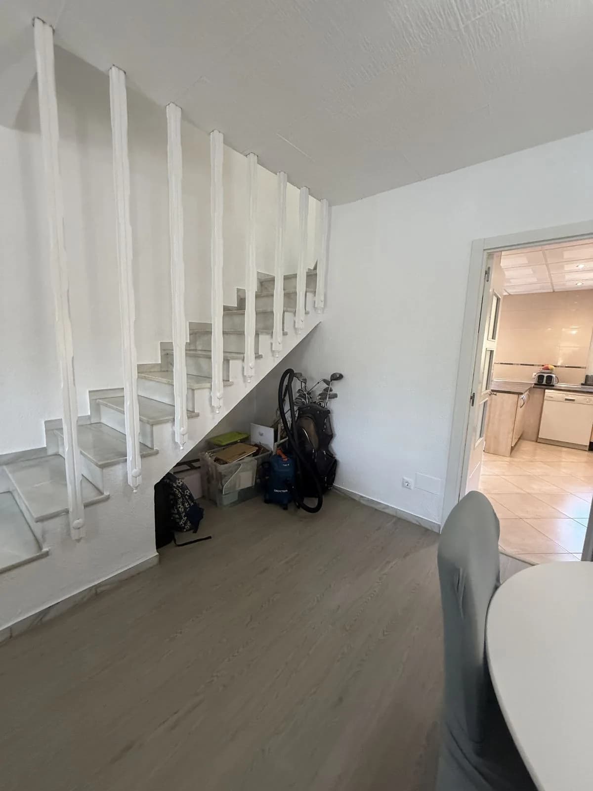 3 Bedroom Semi-Detached House for Sale in Calahonda, Málaga - Image 4