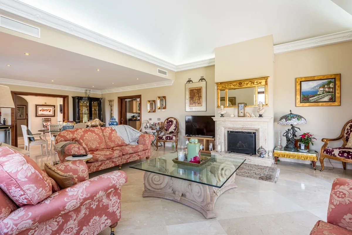 4 Bedroom Detached Villa for Sale in La Cala Golf, Málaga - Image 8