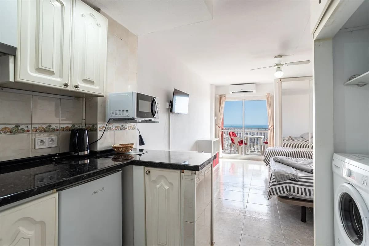1 Bedroom Top Floor Studio for Sale in Benalmadena Costa, Málaga - Image 7