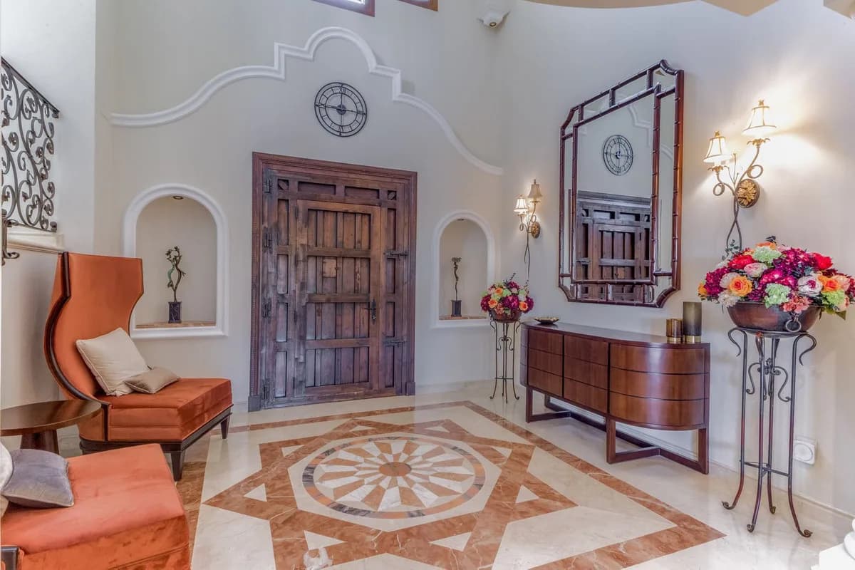 5 Bedroom Detached Villa for Sale in Estepona, Málaga - Image 5