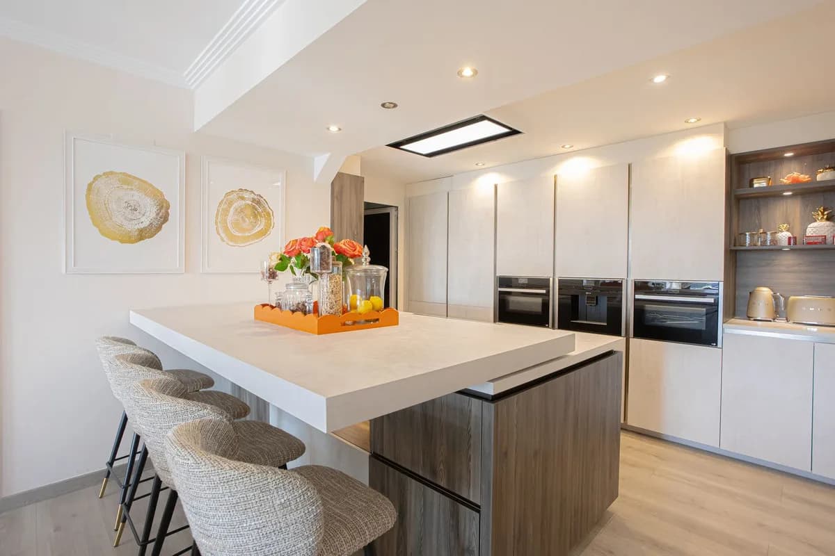 4 Bedroom Ground Floor Apartment for Sale in Benahavís, Málaga - Image 3