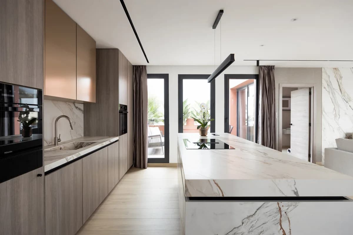 3 Bedroom Middle Floor Apartment for Sale in Mijas, Málaga - Image 9