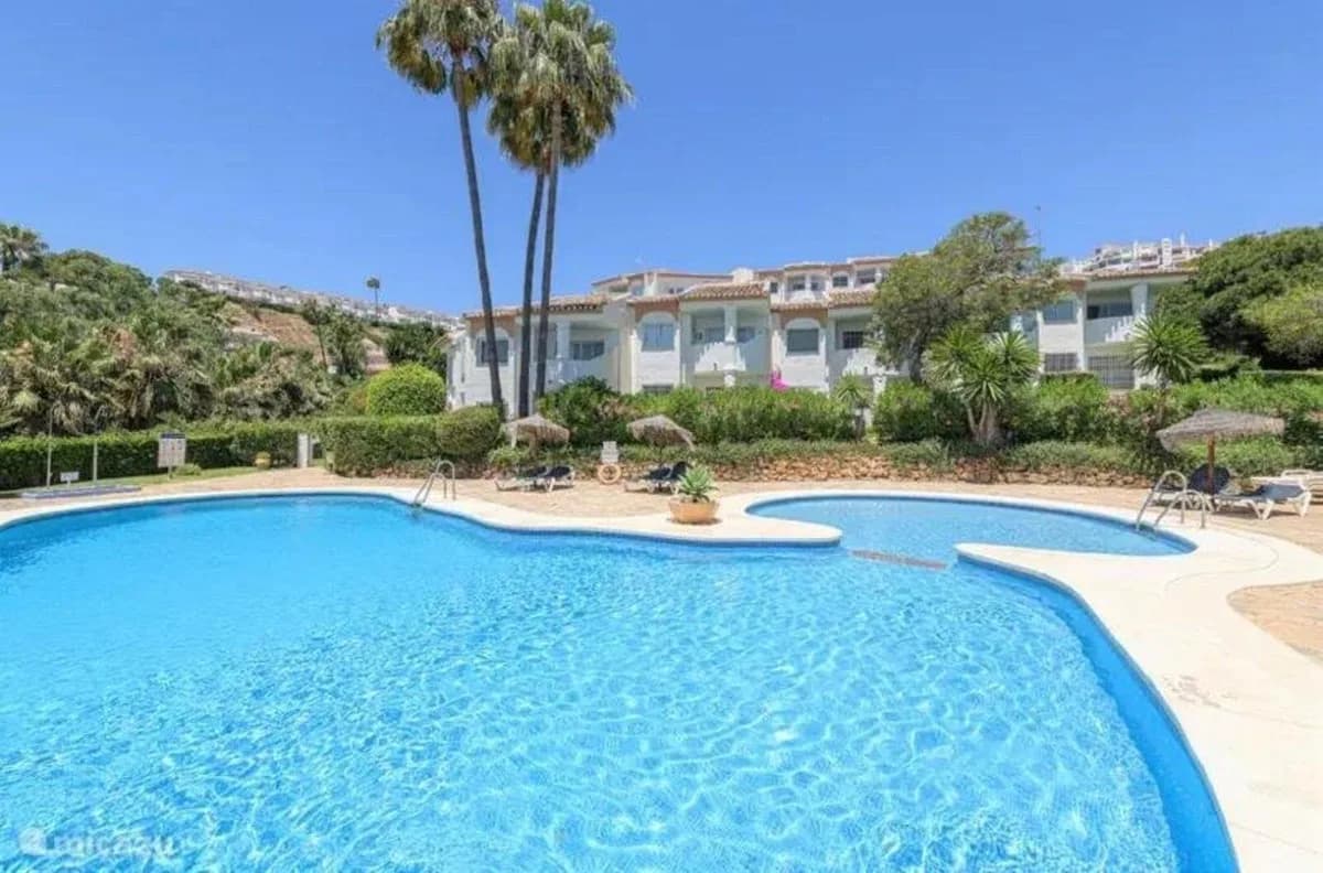 2 Bedroom Ground Floor Apartment for Sale in Calahonda, Málaga
