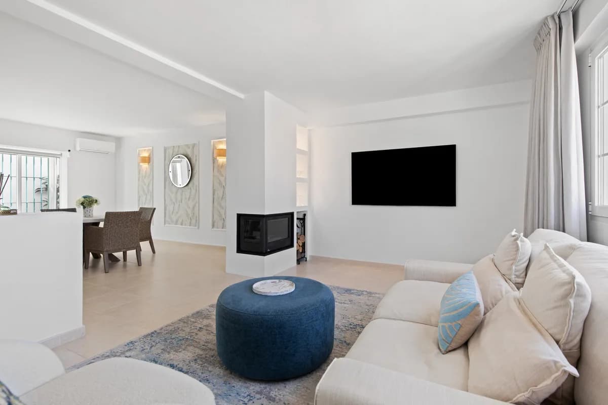 3 Bedroom Townhouse for Sale in Guadalmina Alta, Málaga - Image 6